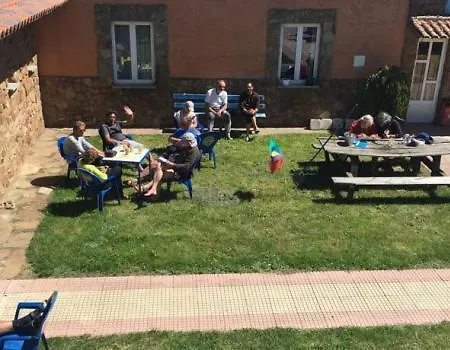 Albergue Santa Ana *